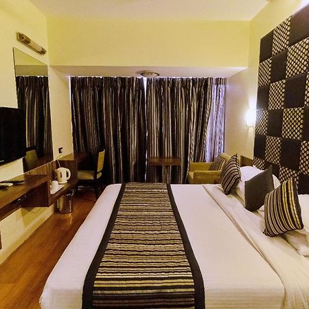 Hotel Silver Inn Мумбаї Екстер'єр фото