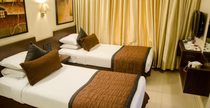 Hotel Silver Inn Мумбаї Екстер'єр фото