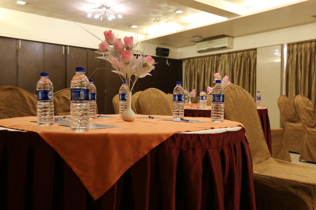 Hotel Silver Inn Мумбаї Екстер'єр фото