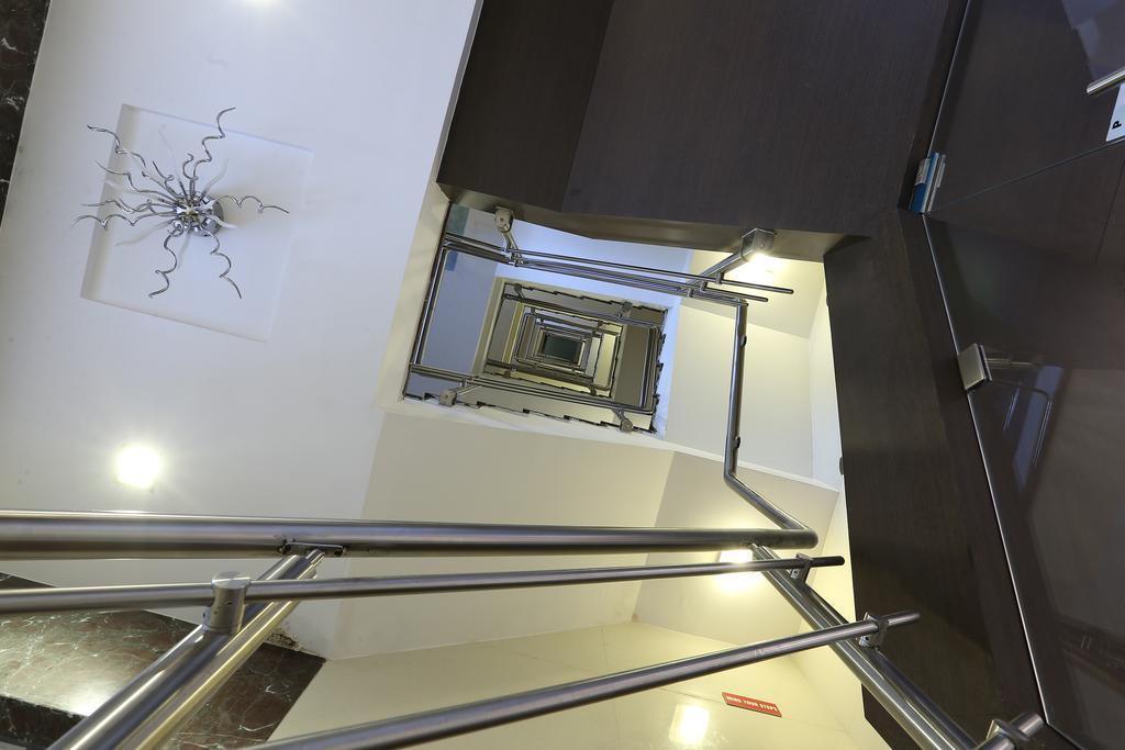 Hotel Silver Inn Мумбаї Екстер'єр фото
