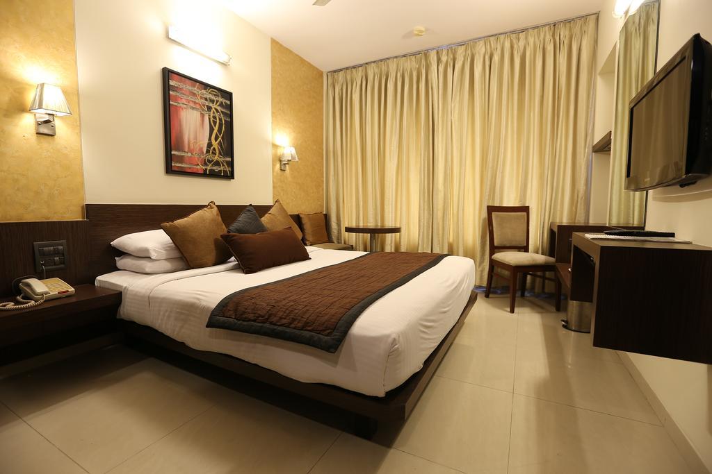 Hotel Silver Inn Мумбаї Екстер'єр фото