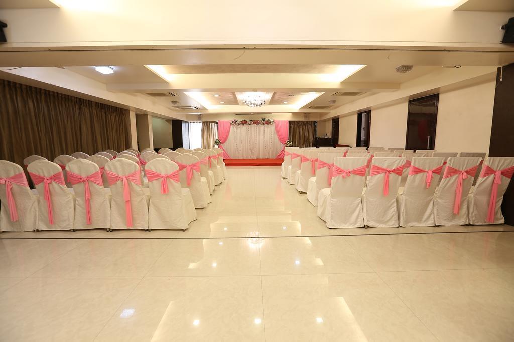 Hotel Silver Inn Мумбаї Екстер'єр фото