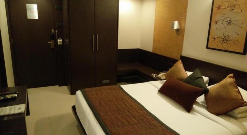 Hotel Silver Inn Мумбаї Екстер'єр фото