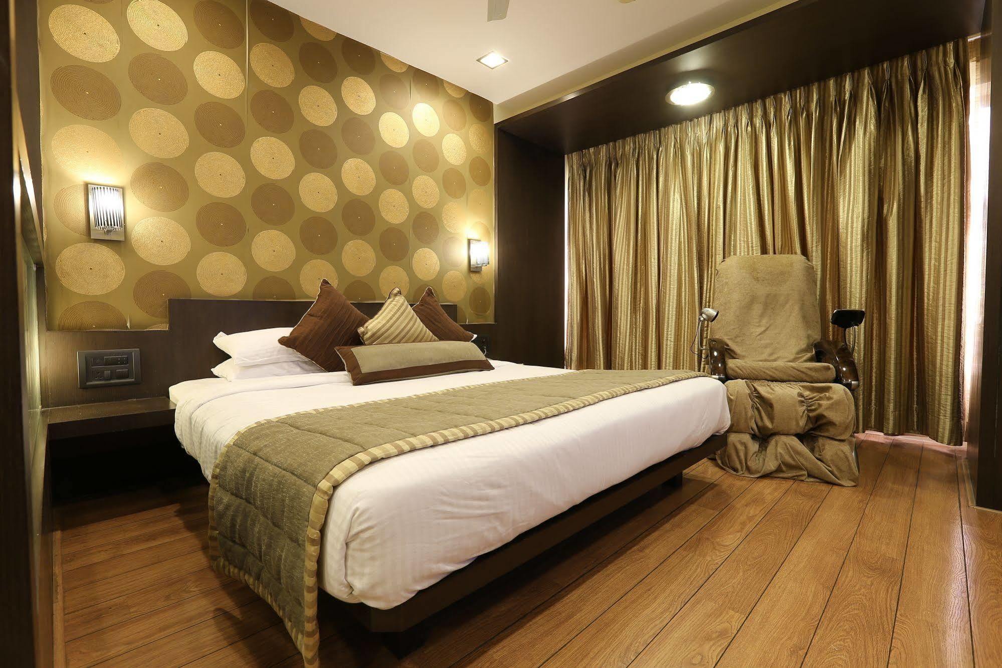 Hotel Silver Inn Мумбаї Екстер'єр фото