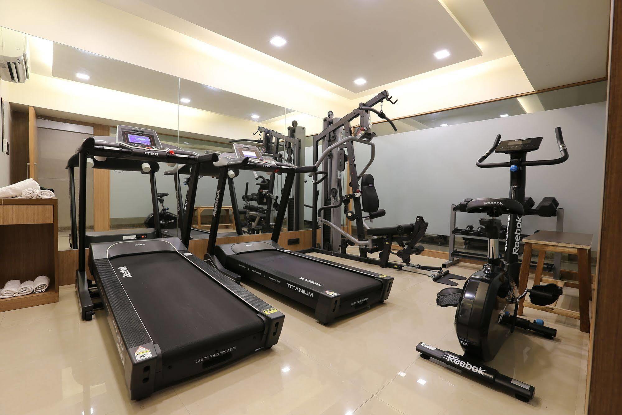 Hotel Silver Inn Мумбаї Екстер'єр фото