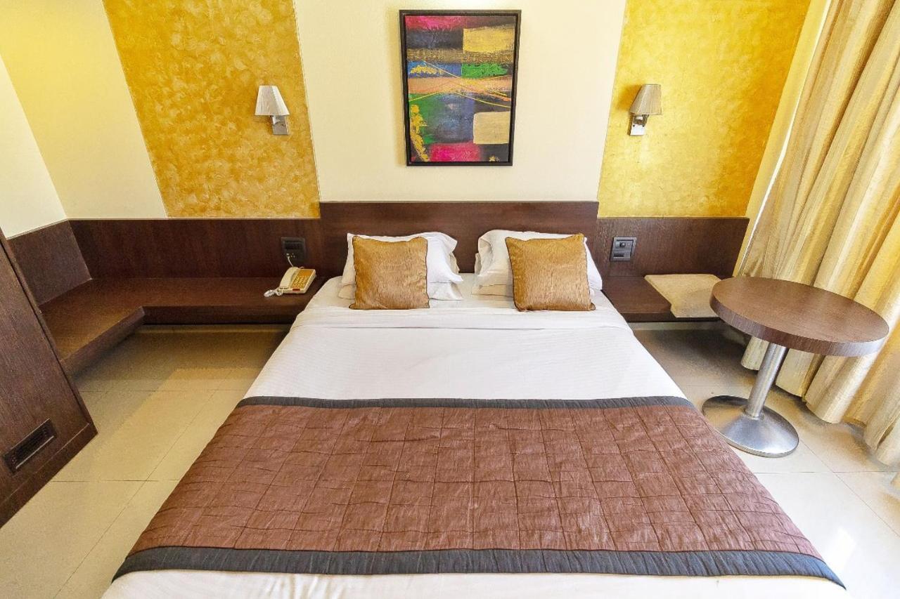 Hotel Silver Inn Мумбаї Екстер'єр фото