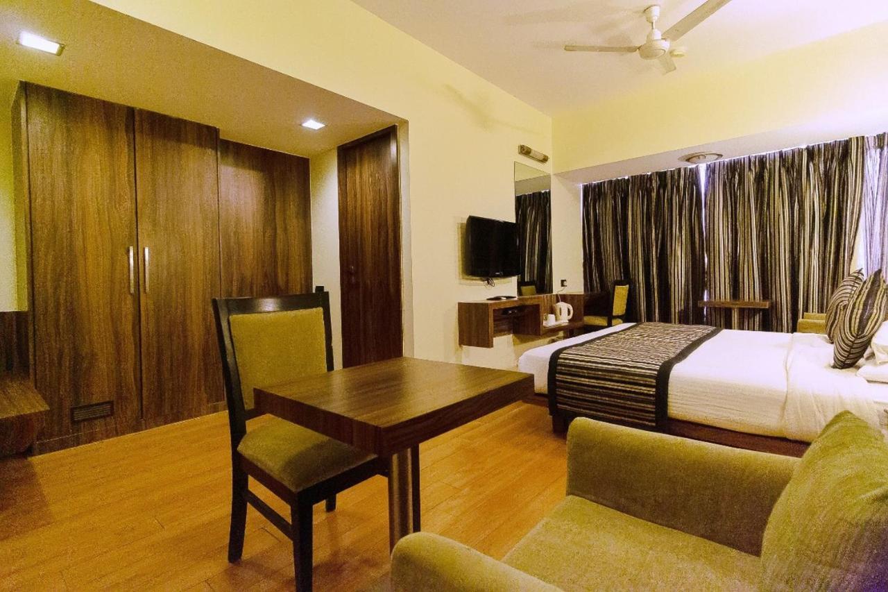 Hotel Silver Inn Мумбаї Екстер'єр фото