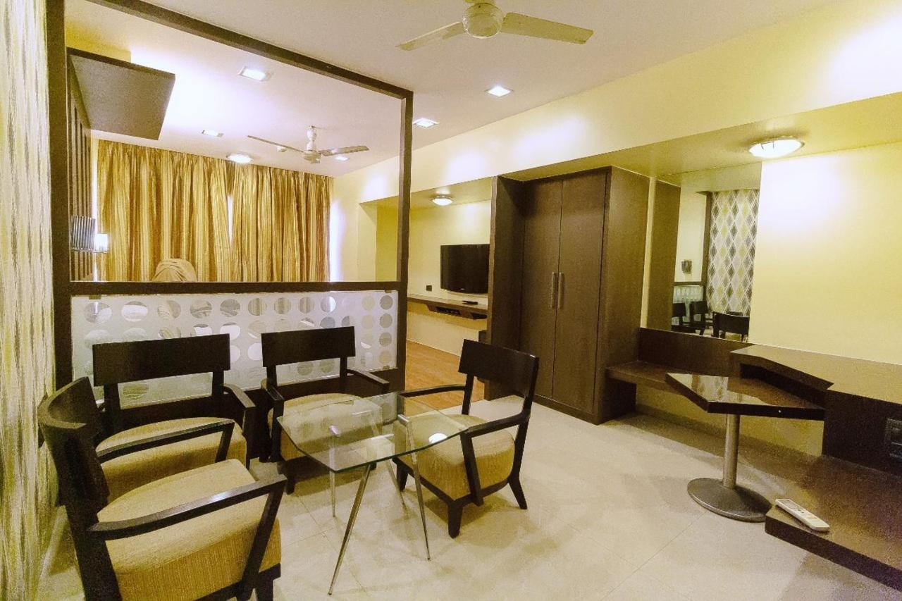 Hotel Silver Inn Мумбаї Екстер'єр фото